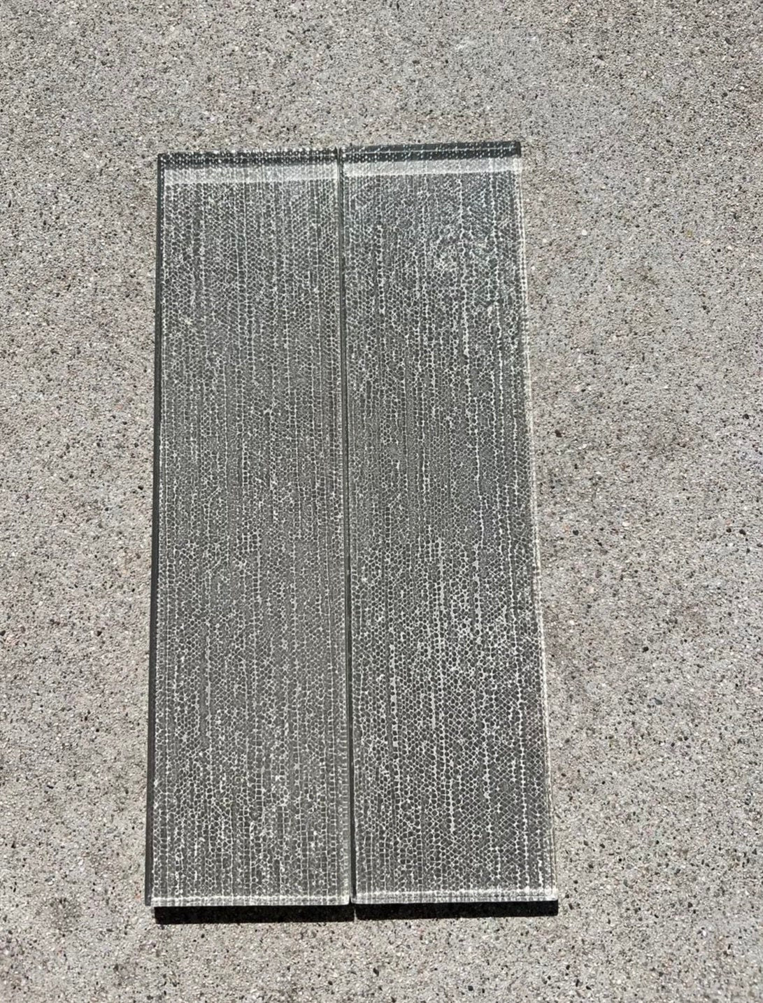 Grain Textured Glass Tile
