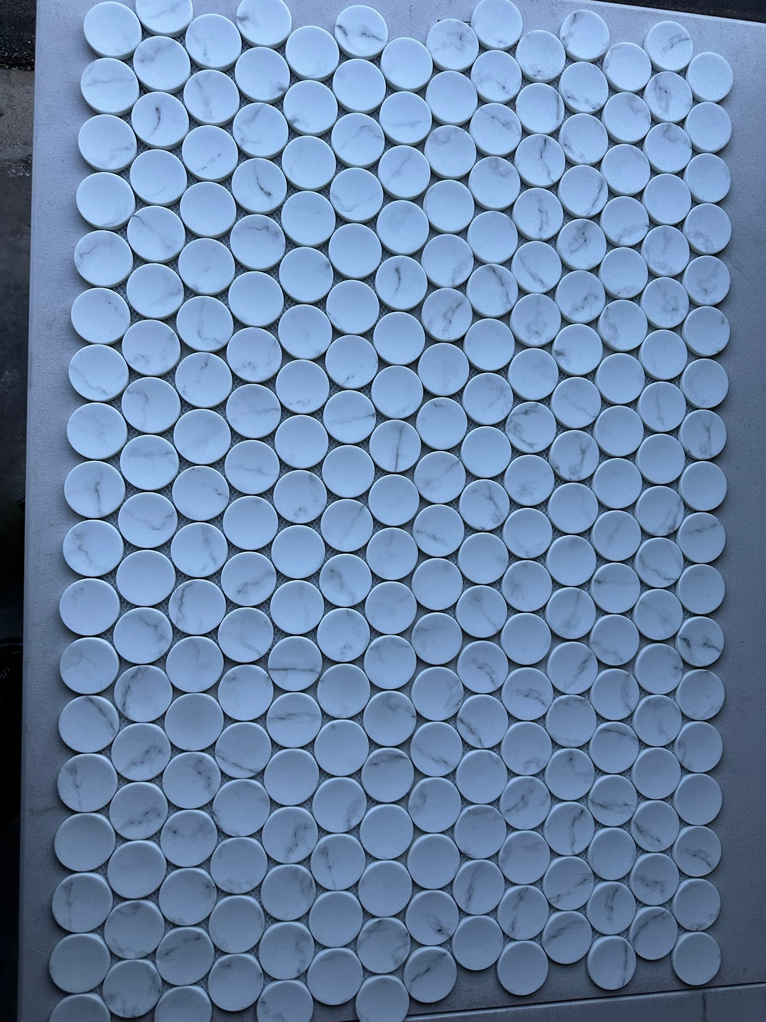 Rock White Statuary Dots Mosaic